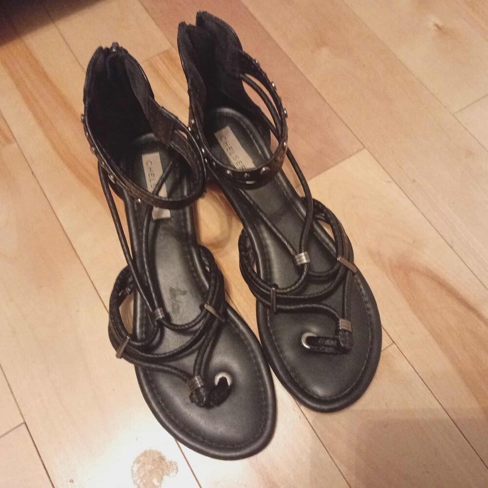 Chelsee Gladiator Style Sandals | Studded & Zipper Detail | Size 9